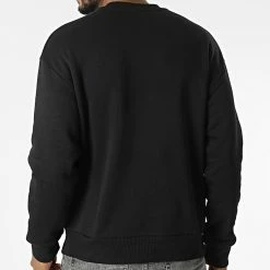 Les meilleures critiques de 🛒 Sweat Crewneck Textured Logo Box 0083 Noir de Calvin Klein ✔️ -France Calvin Klein Soldes 2024 calvin klein 342902 K10K110083 BEH 20221020T111936 04
