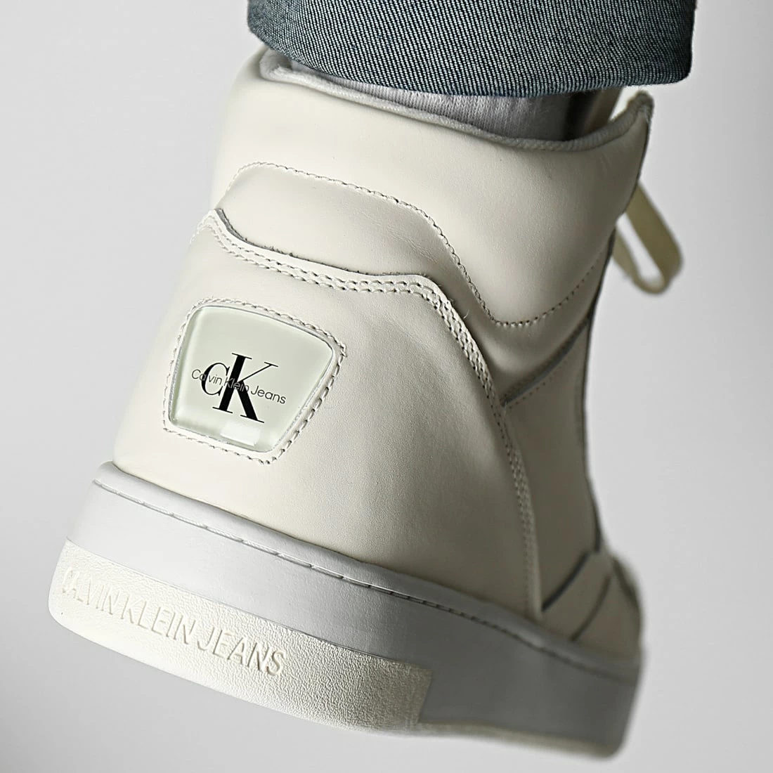 Acheter 🎁 Baskets Cups Lace Up High Leather 0498 Off White de Calvin Klein 🌟 4 Acheter 🎁 Baskets Cups Lace Up High Leather 0498 Off White de Calvin Klein 🌟 – Image 4