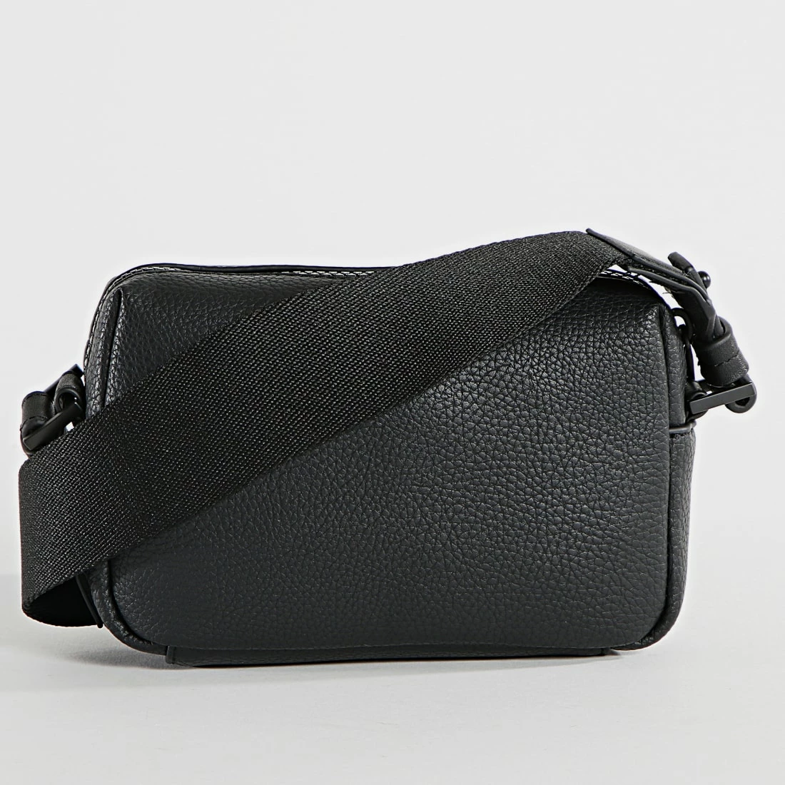 Grosses soldes 👍 Sac A Main Femme CK Must 8766 Noir de Calvin Klein ✔️ 4 Grosses soldes 👍 Sac A Main Femme CK Must 8766 Noir de Calvin Klein ✔️ – Image 4