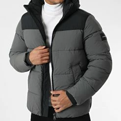 Tout neuf ❤️ Doudoune Capuche Crinkle Nylon Color 0337 Gris Noir de Calvin Klein 🌟