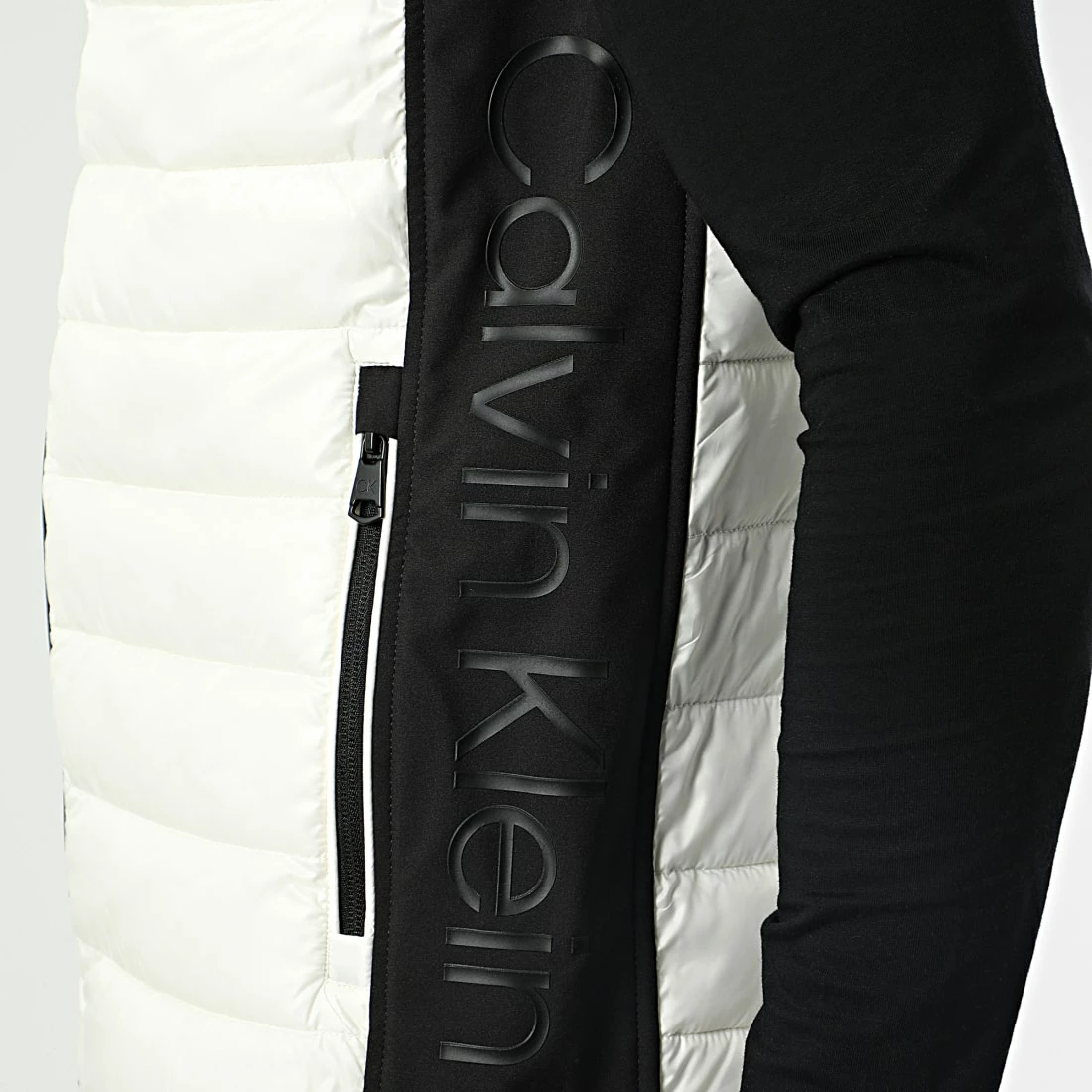 Les meilleures critiques de ⭐ Doudoune Sans Manches Recycled Side Logo 8292 Beige de Calvin Klein 😉 2 Les meilleures critiques de ⭐ Doudoune Sans Manches Recycled Side Logo 8292 Beige de Calvin Klein 😉 – Image 2