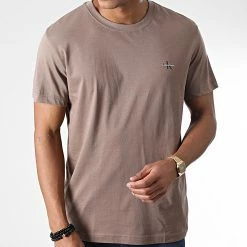 Budget 🔥 Lot De 2 Tee 👚 Shirts Monogram 0199 Camel Blanc de Calvin Klein 🔥 7 Budget 🔥 Lot De 2 Tee 👚 Shirts Monogram 0199 Camel Blanc de Calvin Klein 🔥 -France Calvin Klein Soldes 2024 calvin klein 345373 J30J320199 GVE 20221024T152610 03