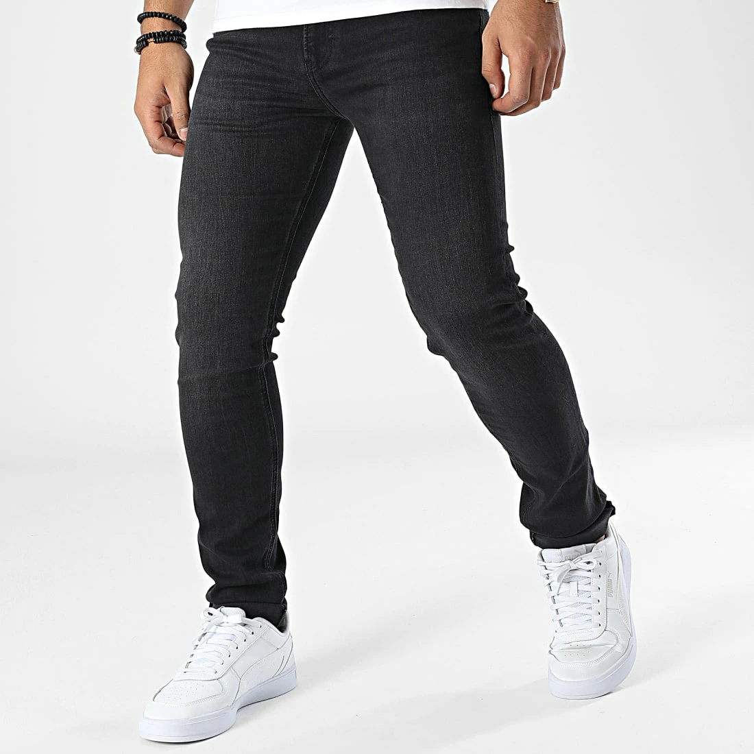 Sortie 💯 Jean Skinny 2402 Noir de Calvin Klein 👏 1 Sortie 💯 Jean Skinny 2402 Noir de Calvin Klein 👏