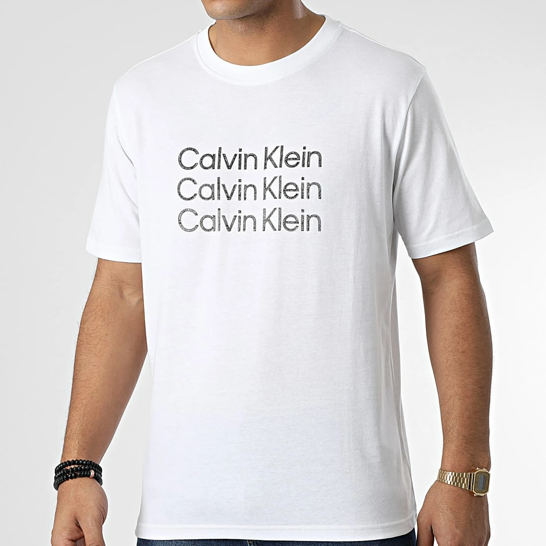 Offres 🔔 Tee 👕 Shirt GMF2K112 Blanc de Calvin Klein ✨ 1 Offres 🔔 Tee 👕 Shirt GMF2K112 Blanc de Calvin Klein ✨