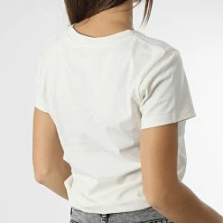 Coupon 🎁 Tee 👚 Shirt Femme 0300 Beige de Calvin Klein 💯 -France Calvin Klein Soldes 2024 calvin klein 345682 J20J220300 YBI 20221114T122441 04