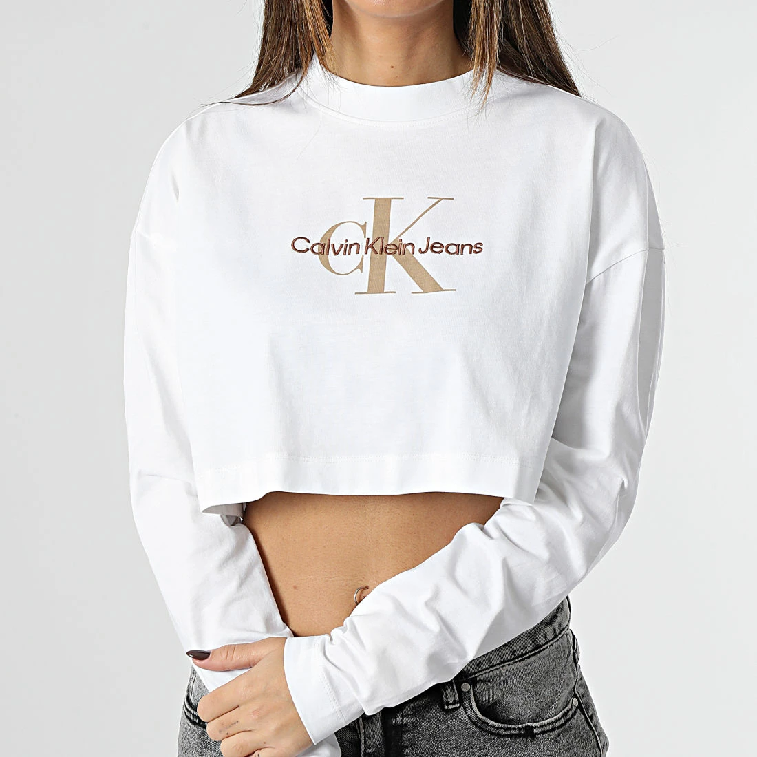 Meilleure affaire ⭐ Tee 👕 Shirt Manches Longues Crop Femme 0950 Blanc de Calvin Klein ✨ 3 Meilleure affaire ⭐ Tee 👕 Shirt Manches Longues Crop Femme 0950 Blanc de Calvin Klein ✨ – Image 3