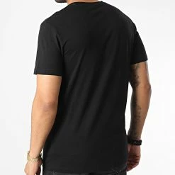 De gros 👍 Tee 👕 Shirt Poche Micro Monologo 3027 Noir de Calvin Klein 💯 -France Calvin Klein Soldes 2024 calvin klein 345944 J30J323027 BEH 20221031T123608 04