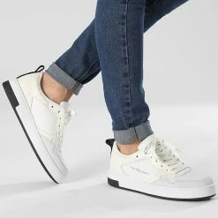Vente flash ⌛ Baskets Femme Cupsole Low Leather 0876 Ivory Ghost Grey White Black de Calvin Klein 🌟 -France Calvin Klein Soldes 2024 calvin klein 345993 YW0YW00876 0F4 20221115T135619 03