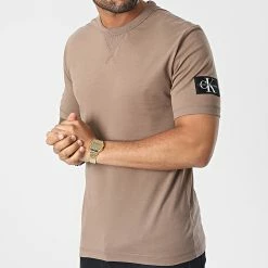 Budget ⭐ Tee 👚 Shirt 4051 Marron de Calvin Klein ⌛ -France Calvin Klein Soldes 2024 calvin klein 346522 J30J314051 GVE 20221104T143014 03