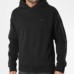 Vente flash 🛒 Sweat Capuche Logo Tape 0753 Noir de Calvin Klein 🔔 6 Vente flash 🛒 Sweat Capuche Logo Tape 0753 Noir de Calvin Klein 🔔 -France Calvin Klein Soldes 2024 calvin klein 347040 K10K110753 BEH 20221110T160107 03