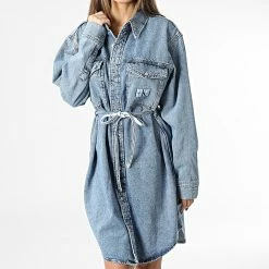 Le moins cher 🛒 Robe Jean Femme Utility 👚 Shirt 👗 Dress Bleu Denim de Calvin Klein 👍 6 Le moins cher 🛒 Robe Jean Femme Utility 👚 Shirt 👗 Dress Bleu Denim de Calvin Klein 👍 -France Calvin Klein Soldes 2024 calvin klein 347108 J20J219356 1AA 20221114T152818 03
