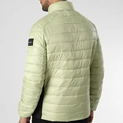 Budget 😍 Doudoune Recycled Side Logo 8291 Vert Clair de Calvin Klein 🎉 -France Calvin Klein Soldes 2024 calvin klein 347111 K10K108291 L88 20221110T155853 04