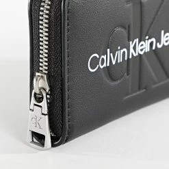 Nouveau 😉 Portefeuille Femme Sculpted 0347 Noir de Calvin Klein 🤩 6 Nouveau 😉 Portefeuille Femme Sculpted 0347 Noir de Calvin Klein 🤩 -France Calvin Klein Soldes 2024 calvin klein 347132 K60K610347 BDS 20221121T141123 03