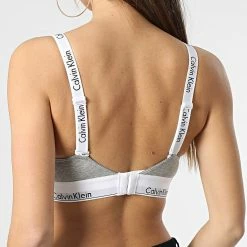 Offres 🎁 Brassière Femme Light Lined QF7059E Gris Chiné de Calvin Klein ✨ -France Calvin Klein Soldes 2024 calvin klein 347407 QF7059E P7A 20221118T160333 04