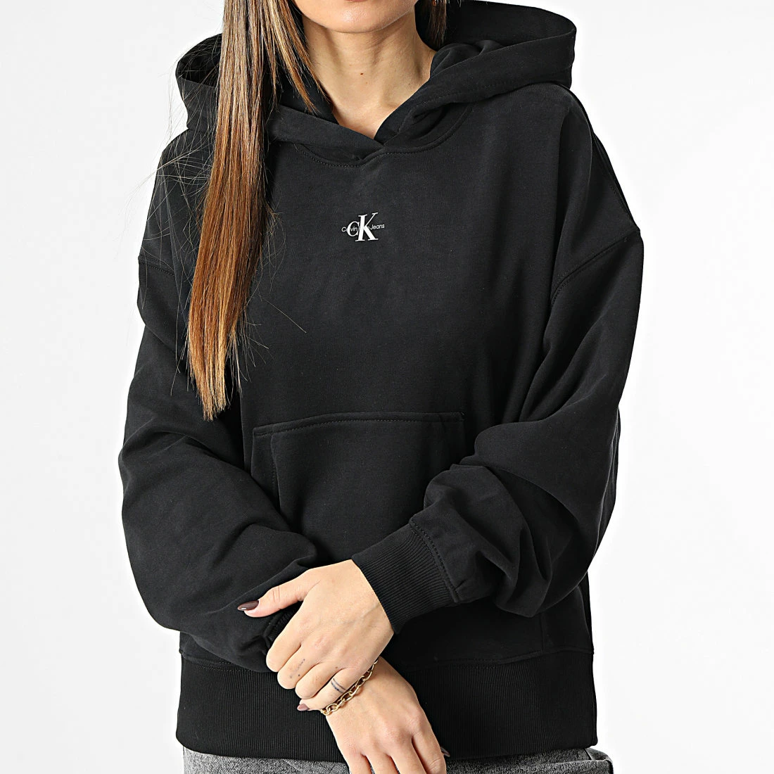 Le moins cher 🛒 Sweat Capuche Femme Micro Monologo 0434 Noir de Calvin Klein 🌟 3 Le moins cher 🛒 Sweat Capuche Femme Micro Monologo 0434 Noir de Calvin Klein 🌟 – Image 3