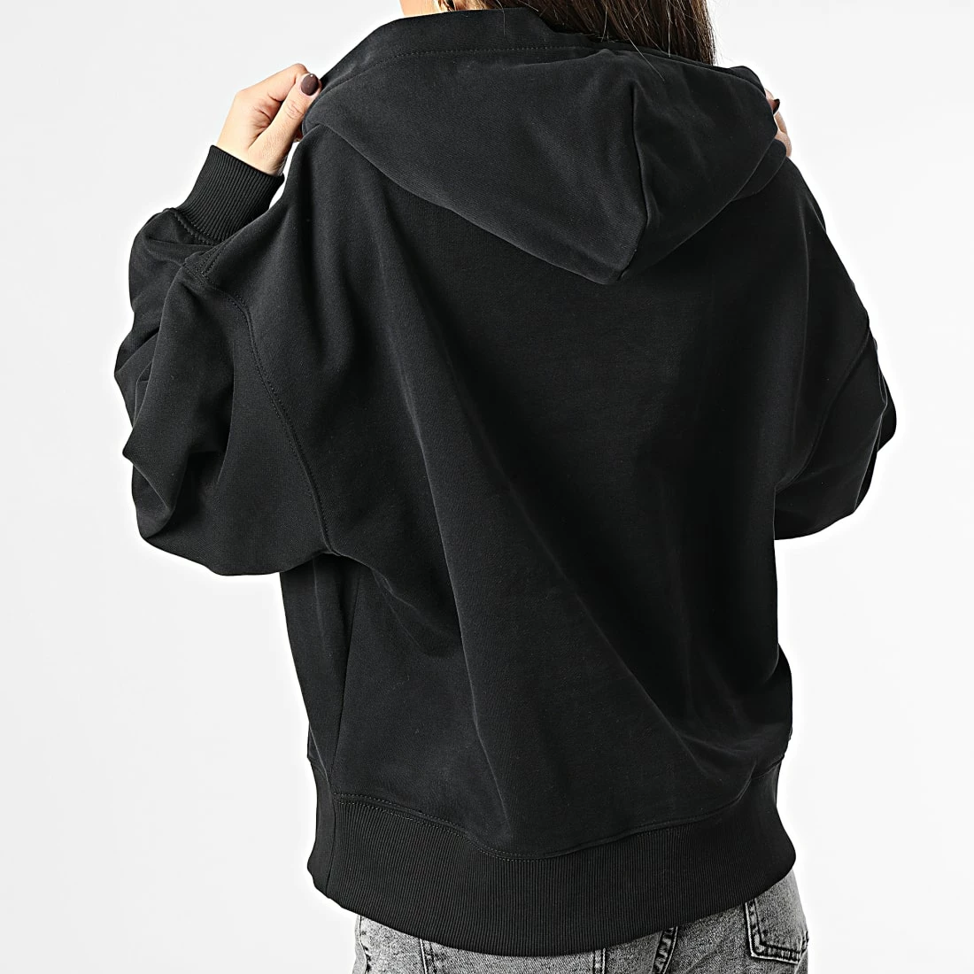 Le moins cher 🛒 Sweat Capuche Femme Micro Monologo 0434 Noir de Calvin Klein 🌟 4 Le moins cher 🛒 Sweat Capuche Femme Micro Monologo 0434 Noir de Calvin Klein 🌟 – Image 4