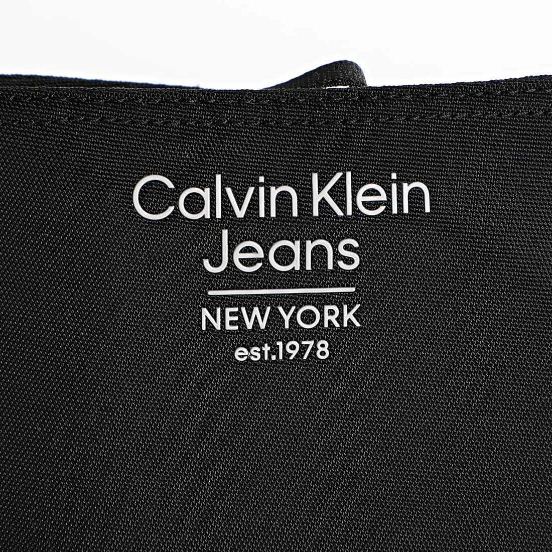 Grosses soldes 😀 Sacoche Sport Essentials Flatpack 0102 Noir de Calvin Klein 🧨 2 Grosses soldes 😀 Sacoche Sport Essentials Flatpack 0102 Noir de Calvin Klein 🧨 – Image 2