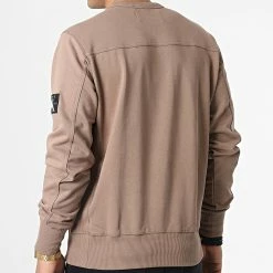 Acheter ✨ Sweat Crewneck Monogram Sleeve Badge 4035 Marron Clair de Calvin Klein 🔥 -France Calvin Klein Soldes 2024 calvin klein 347741 J30J314035 GVE 20221114T134835 04