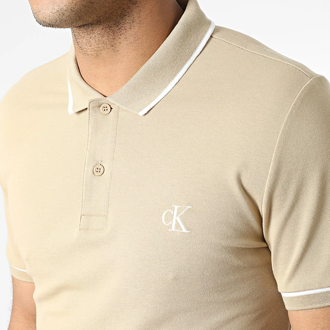 Nouveau 🎁 Polo Manches Courtes Tipping Slim 5603 Sable de Calvin Klein 🥰 2 Nouveau 🎁 Polo Manches Courtes Tipping Slim 5603 Sable de Calvin Klein 🥰 – Image 2
