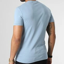 Meilleure affaire 👏 Tee 👚 Shirt 0806 Bleu Clair de Calvin Klein ⭐ 7 Meilleure affaire 👏 Tee 👚 Shirt 0806 Bleu Clair de Calvin Klein ⭐ -France Calvin Klein Soldes 2024 calvin klein 347751 J30J320806 DAR 20221118T150711 04