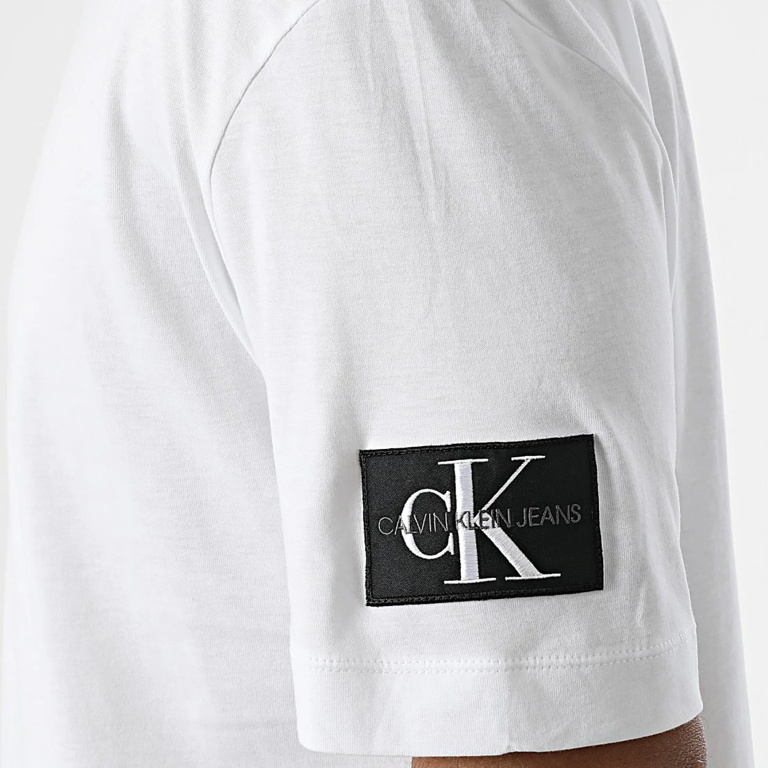 Offres 😀 Tee 👕 Shirt Oversize 1609 Blanc de Calvin Klein ❤️ 2 Offres 😀 Tee 👕 Shirt Oversize 1609 Blanc de Calvin Klein ❤️ – Image 2