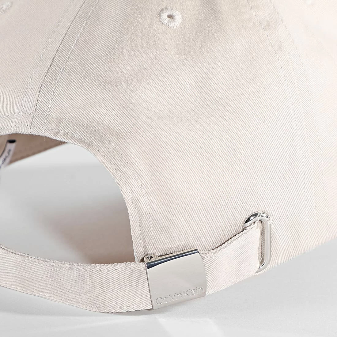 Grosses soldes 😉 Casquette CK ⚾ Baseball 2533 Beige Clair de Calvin Klein 💯 3 Grosses soldes 😉 Casquette CK ⚾ Baseball 2533 Beige Clair de Calvin Klein 💯 – Image 3