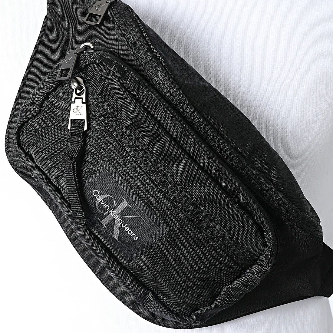 Grosses soldes 🧨 Sac Banane Sport Essential 0090 Noir de Calvin Klein 😀 2 Grosses soldes 🧨 Sac Banane Sport Essential 0090 Noir de Calvin Klein 😀 – Image 2