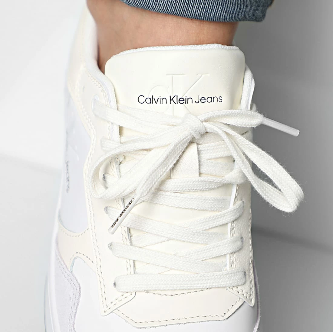 Budget ✨ Baskets Cupsole Low Leather Mono 0574 Ivory Ghost Grey Black de Calvin Klein 🧨 3 Budget ✨ Baskets Cupsole Low Leather Mono 0574 Ivory Ghost Grey Black de Calvin Klein 🧨 – Image 3