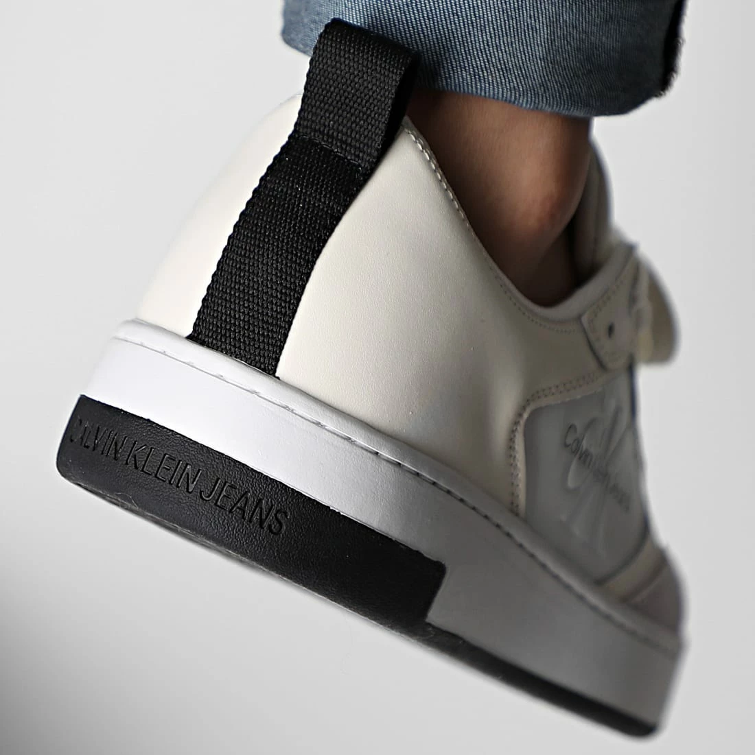 Budget ✨ Baskets Cupsole Low Leather Mono 0574 Ivory Ghost Grey Black de Calvin Klein 🧨 4 Budget ✨ Baskets Cupsole Low Leather Mono 0574 Ivory Ghost Grey Black de Calvin Klein 🧨 – Image 4